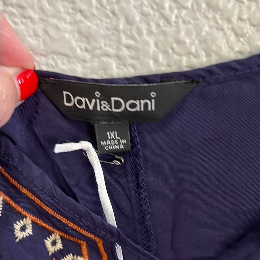 Davi & Dani Navy Embroidered Women's dress NWT size 1X - Picture 2 of 6